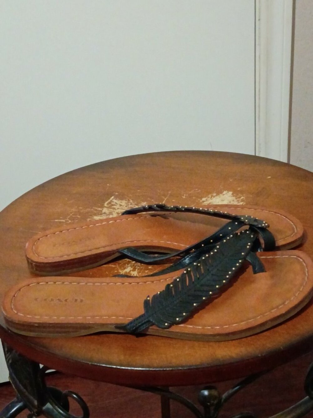 Coach New York Women Size 7B DENI Feather Black Leather Slip On Slide Sandals